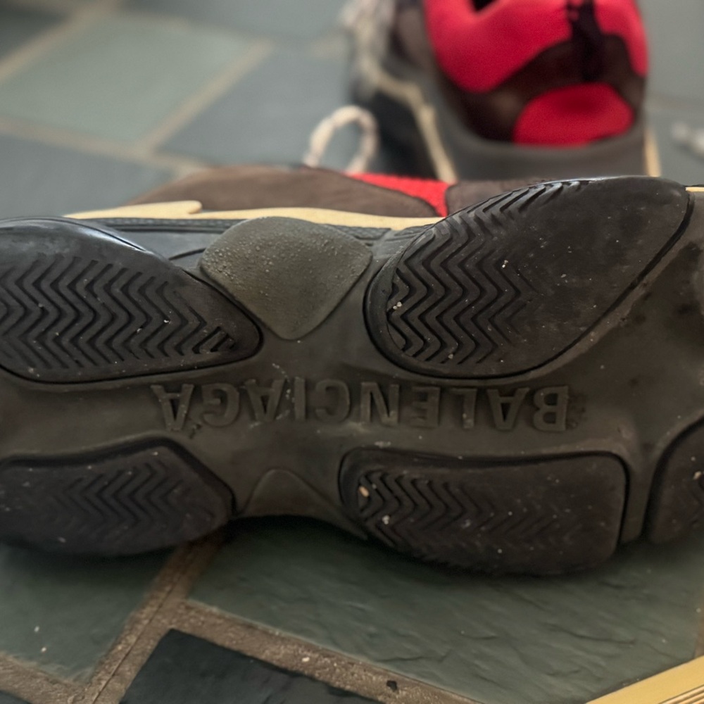 Balenciaga Red and Black Triple S Sneakers - Picture 4 of 7